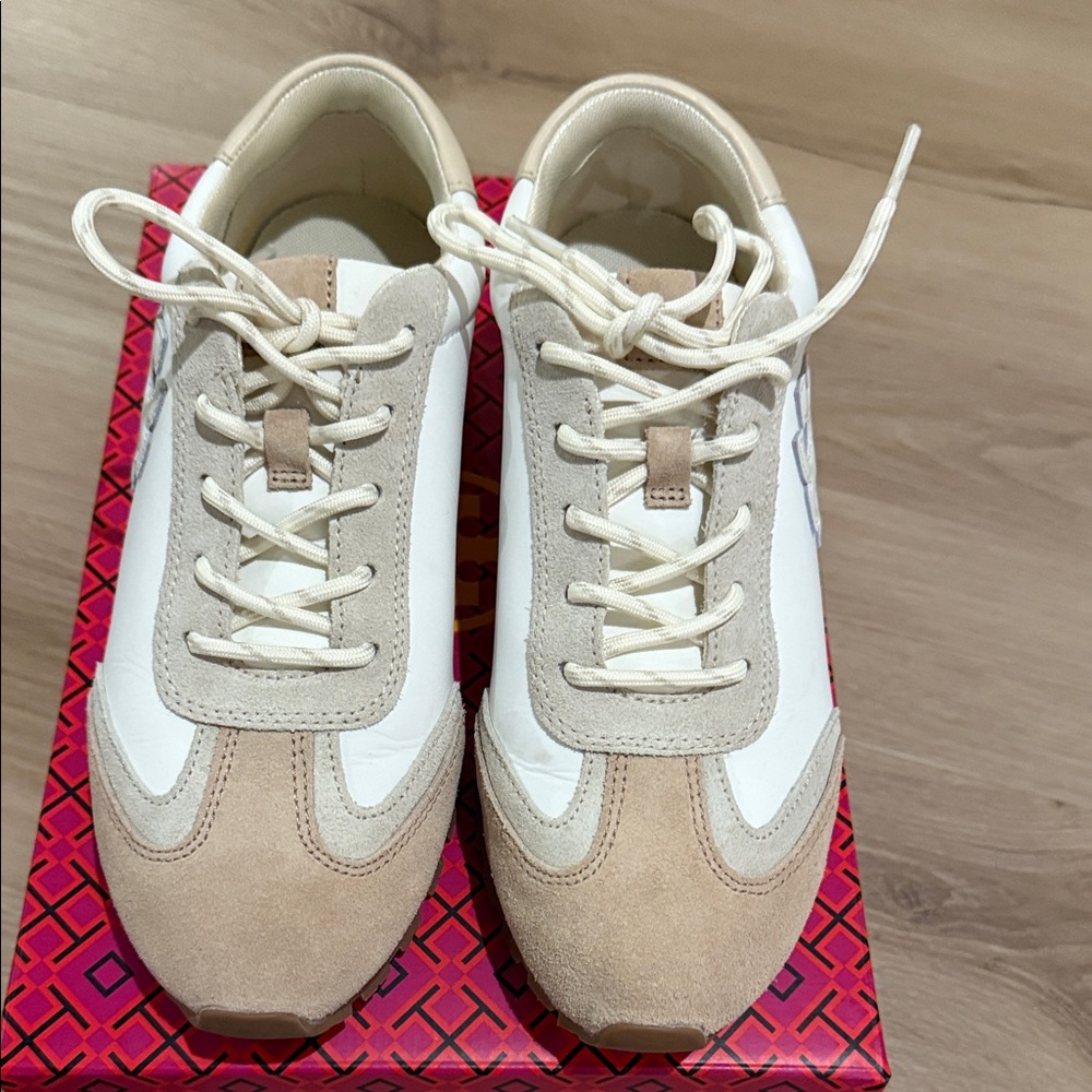 EUC | TORY BURCH  - Women's Vintage Nylon Ivory and White Sneakers style 143468